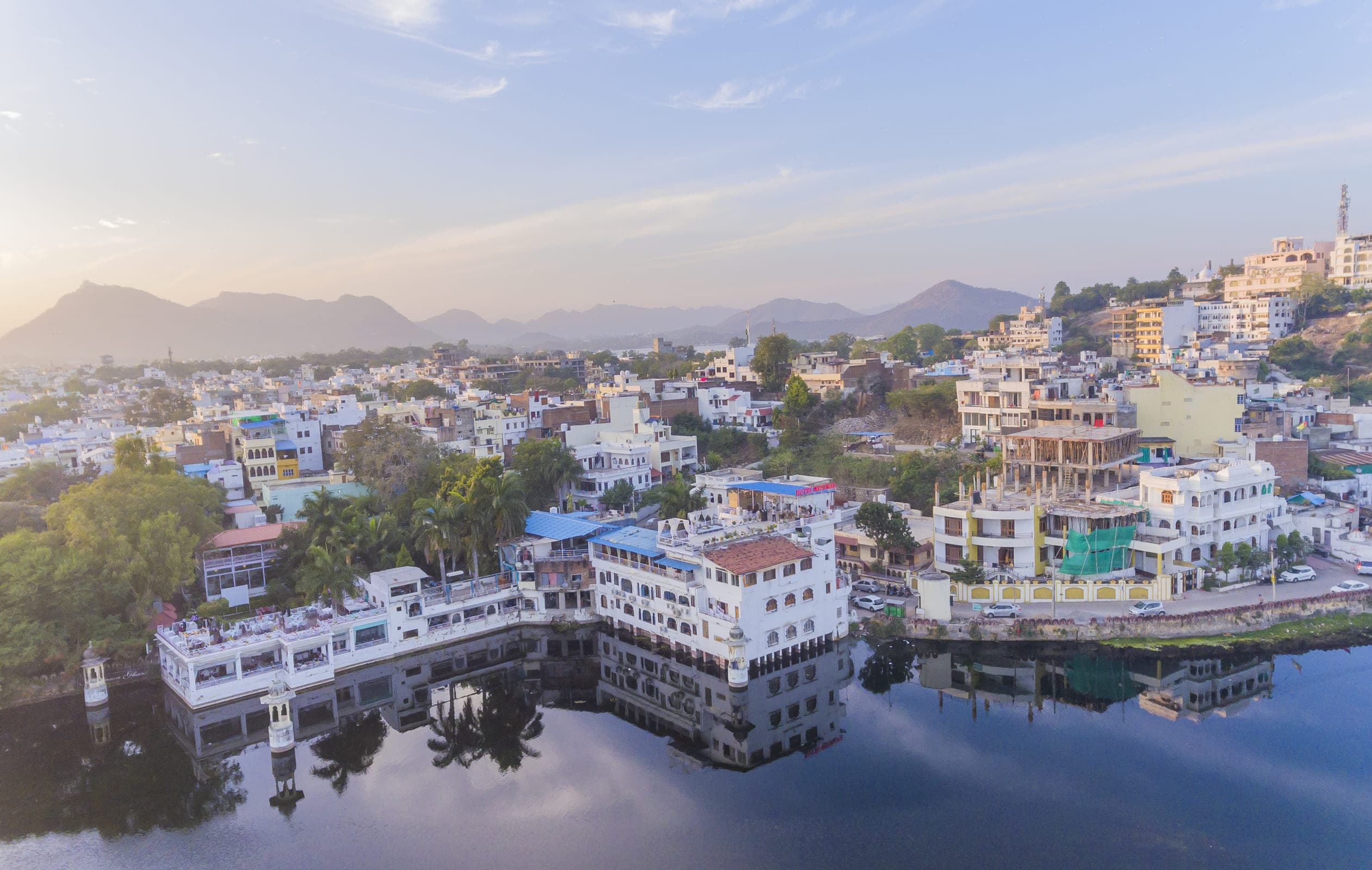Hotel Natural Lake View Exterior